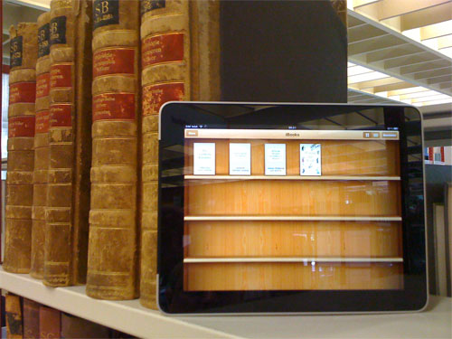 iPad mit iBooks-Regal