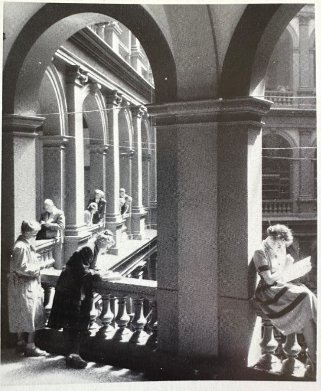 Umgang des 1. Stockwerks, 1951